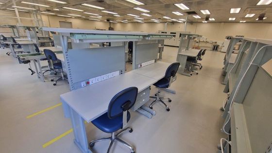 Customized Adjustable Industrial ESD Workbench For Electronics Assembly Lab Heavy Duty Work Table